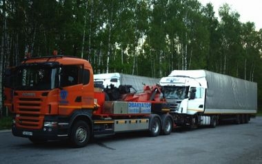 Аварийная эвакуация грузового автомобиля